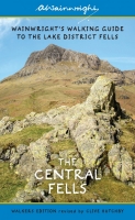 The Central Fells: Wainwright's Illustrated Walking Guide to the Lake District Fells, Book 3